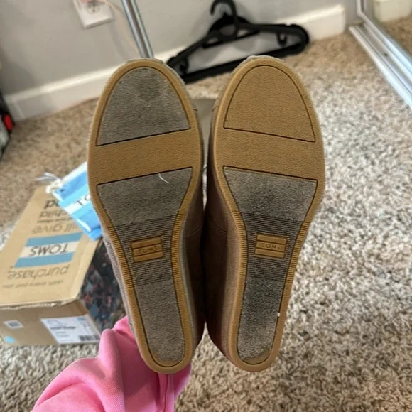 Desert Wedge Toms In Taupe Suede Size 7.5 - Picture 7 of 11